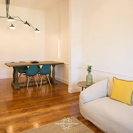 Elegant Living In Estrela District