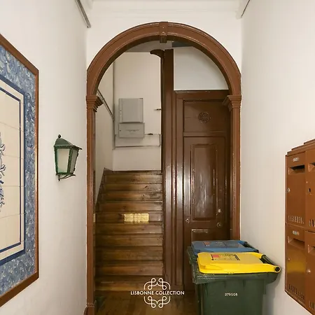 Elegant Living In Estrela District *